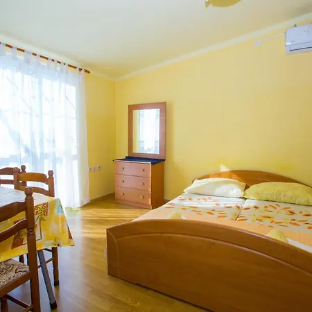 Apartments With A Parking Space Baska Voda, Makarska - 6761 Exterior photo