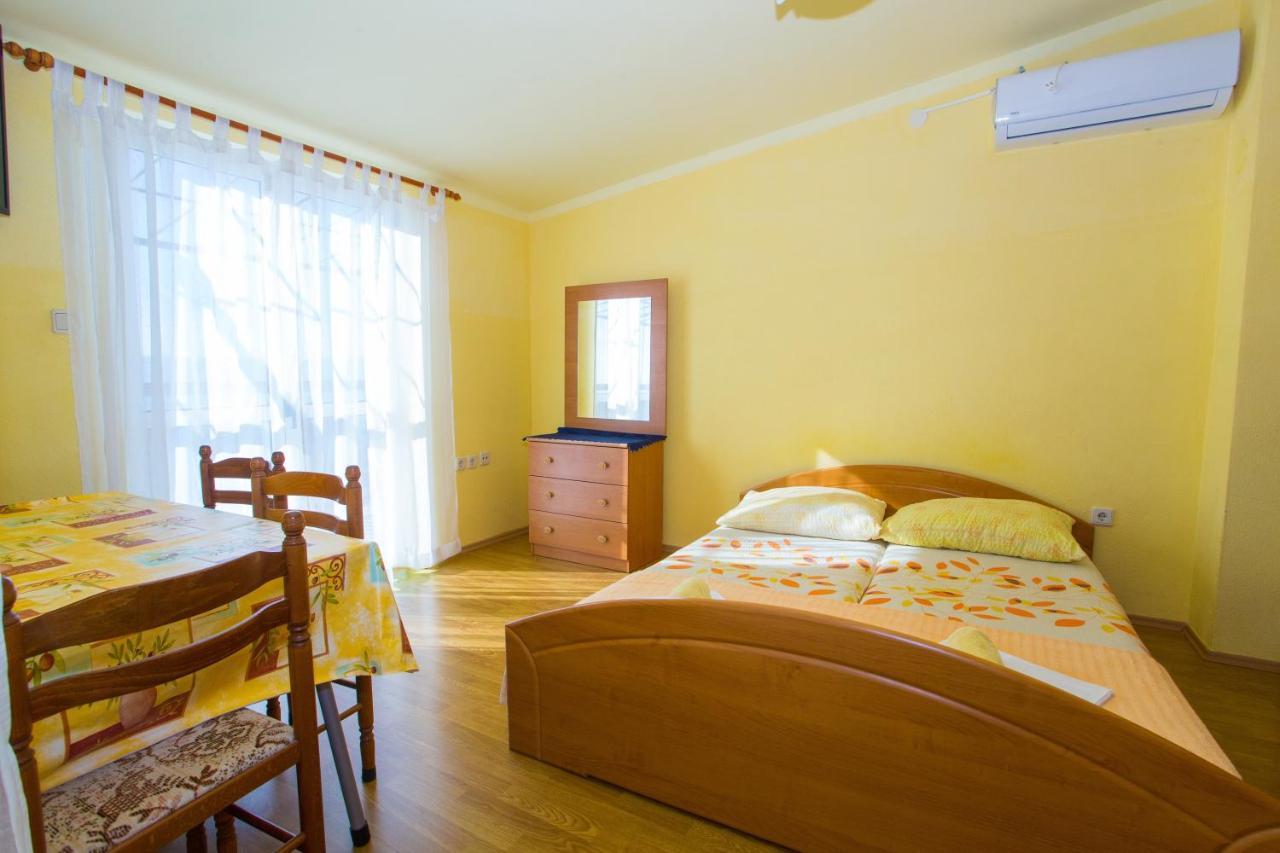 Apartments With A Parking Space Baska Voda, Makarska - 6761 Apartment