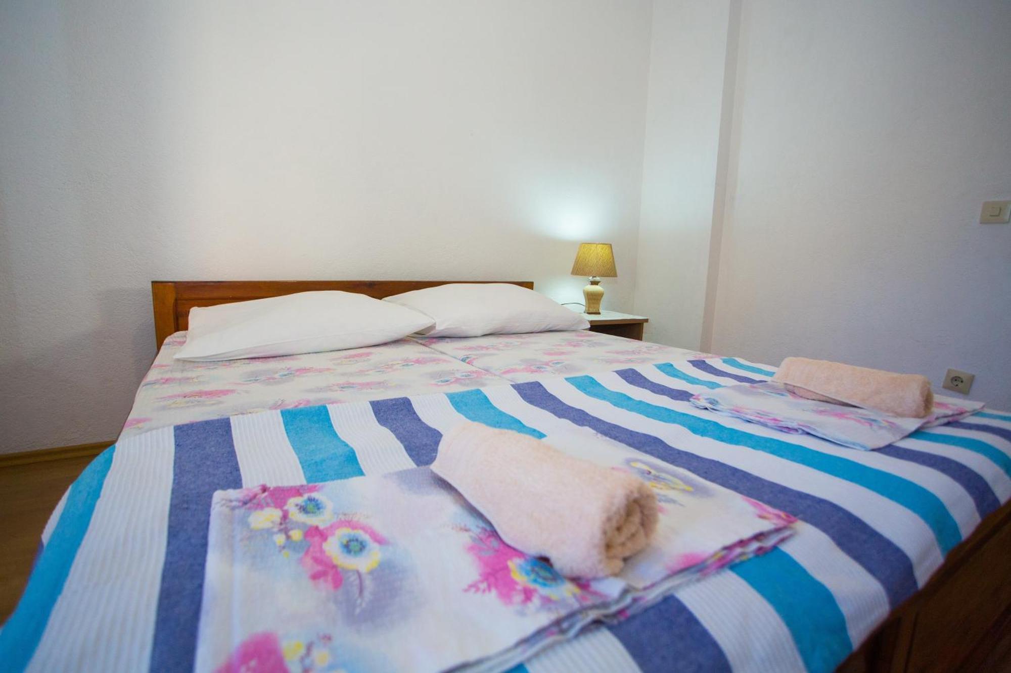 Apartments With A Parking Space Baska Voda, Makarska - 6761 Apartment